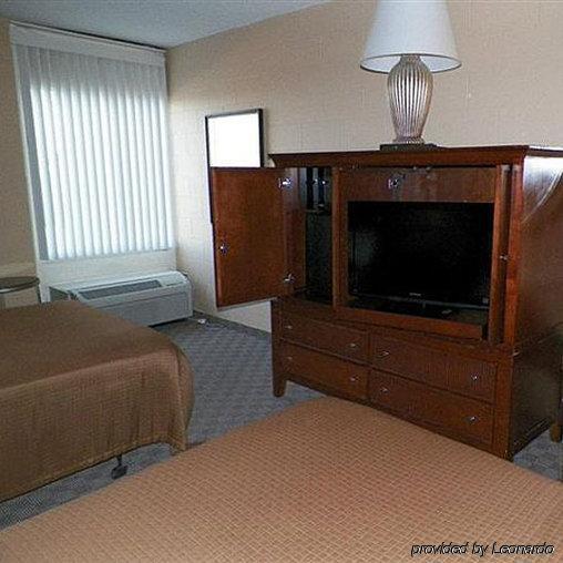 Sunlac Inn Lakota 객실 사진