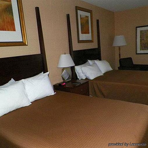 Sunlac Inn Lakota 객실 사진